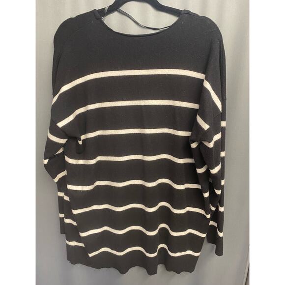 Torrid 2x lightweight sweater black and white stripe (b43) - Picture 3 of 4